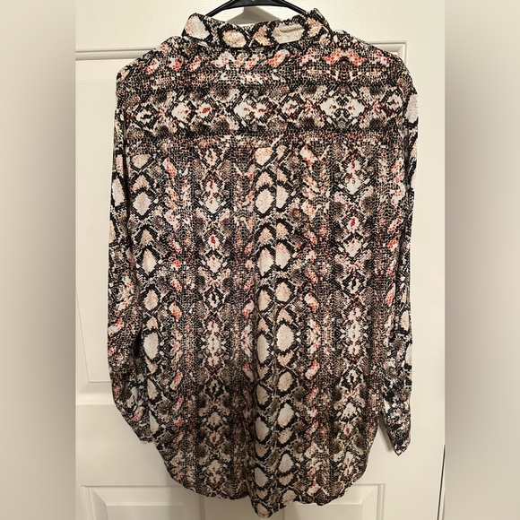 Jak & Rae Printed Collared Button-Down Top - Picture 2 of 3